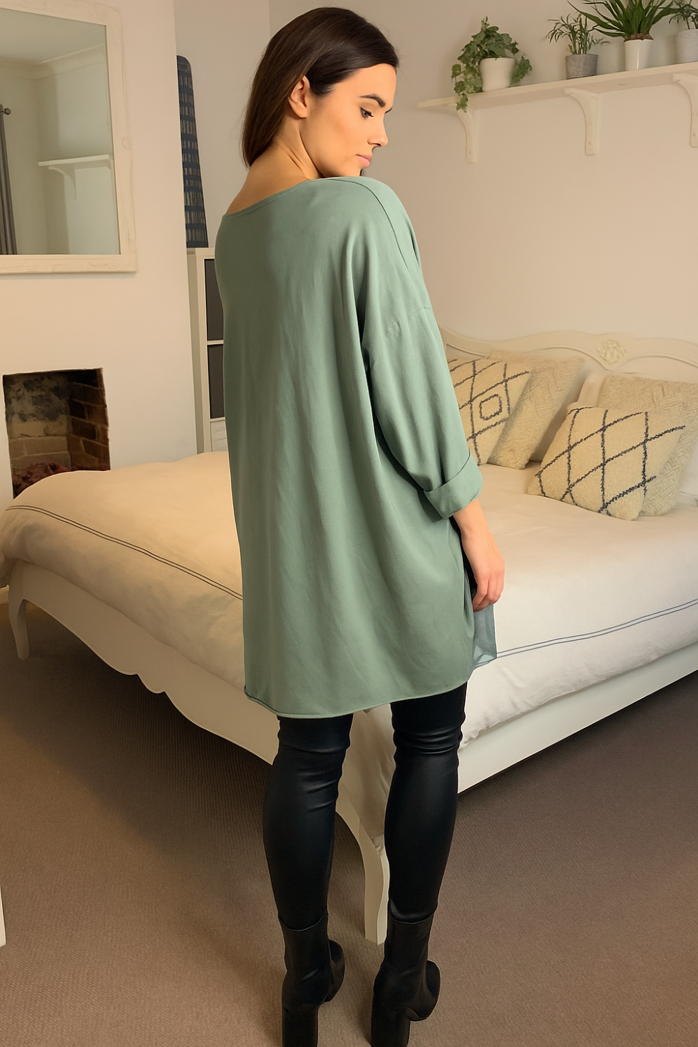 Oversized Long Sleeve Star Sequin Crew Neck Top in Green