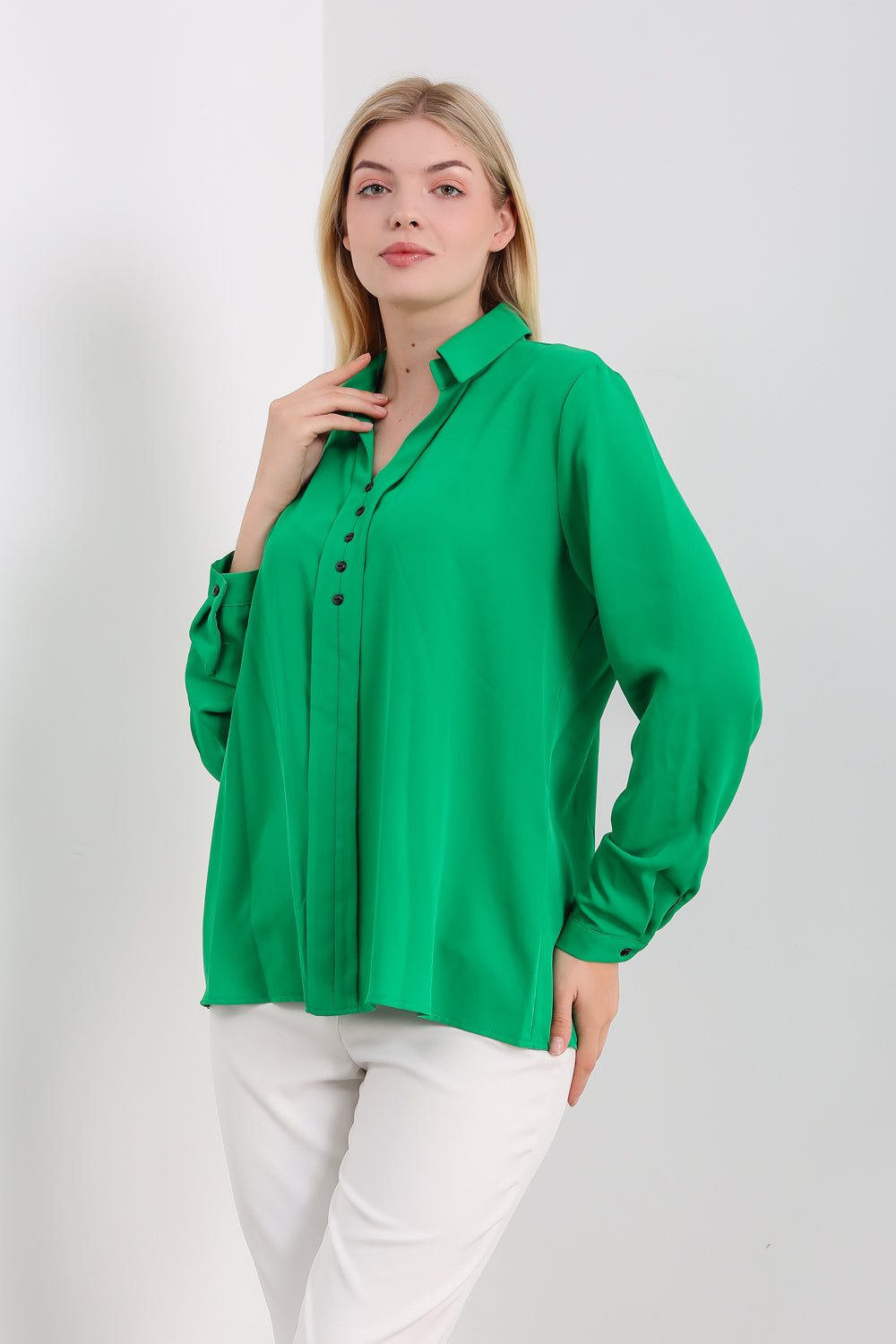 Oversized Long Sleeves Blouse Shirt with Button Details in Green