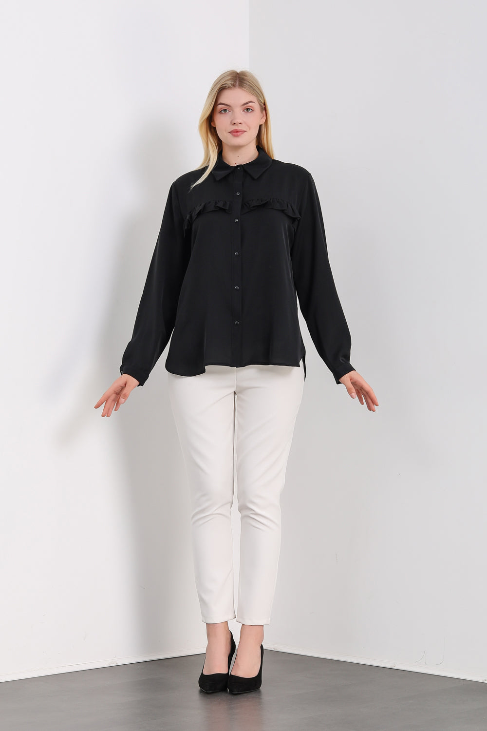 Oversized Frill Detailed Long Sleeves Blouse Shirt in Black