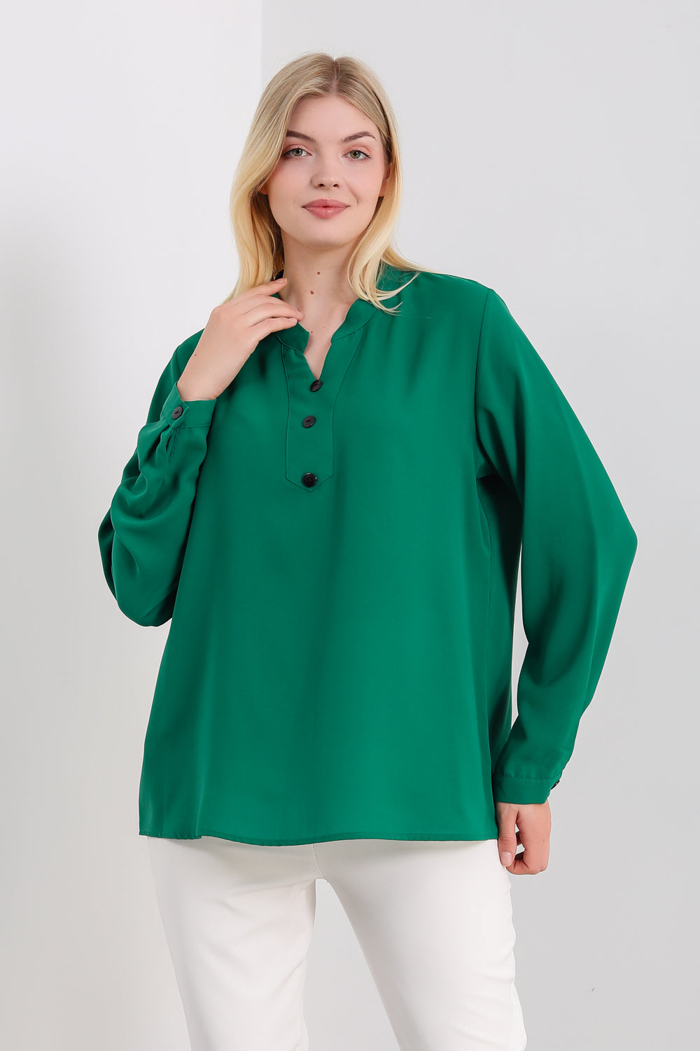 Oversized Long Sleeves Top with Button Details in Green