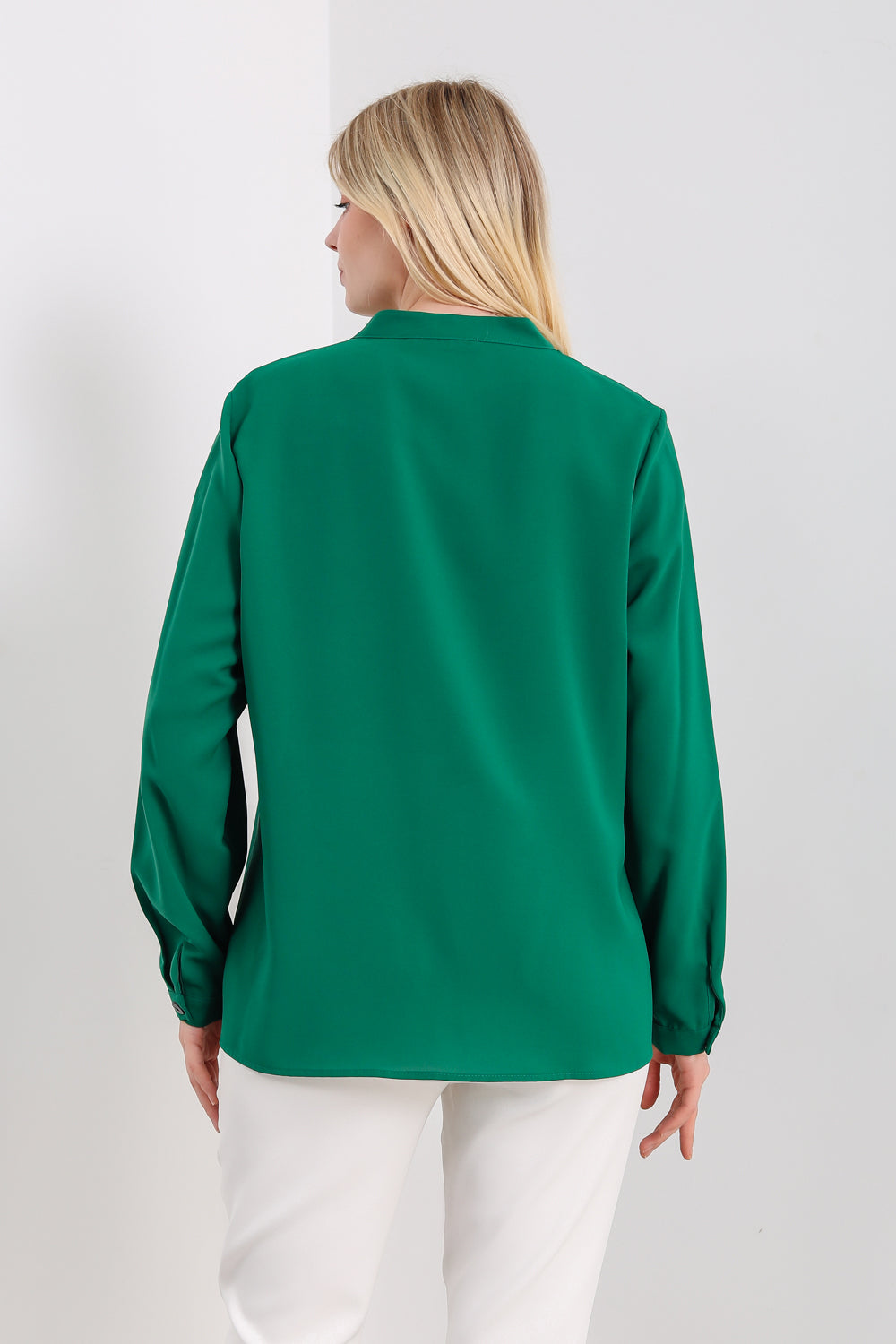 Oversized Long Sleeves Top with Button Details in Green