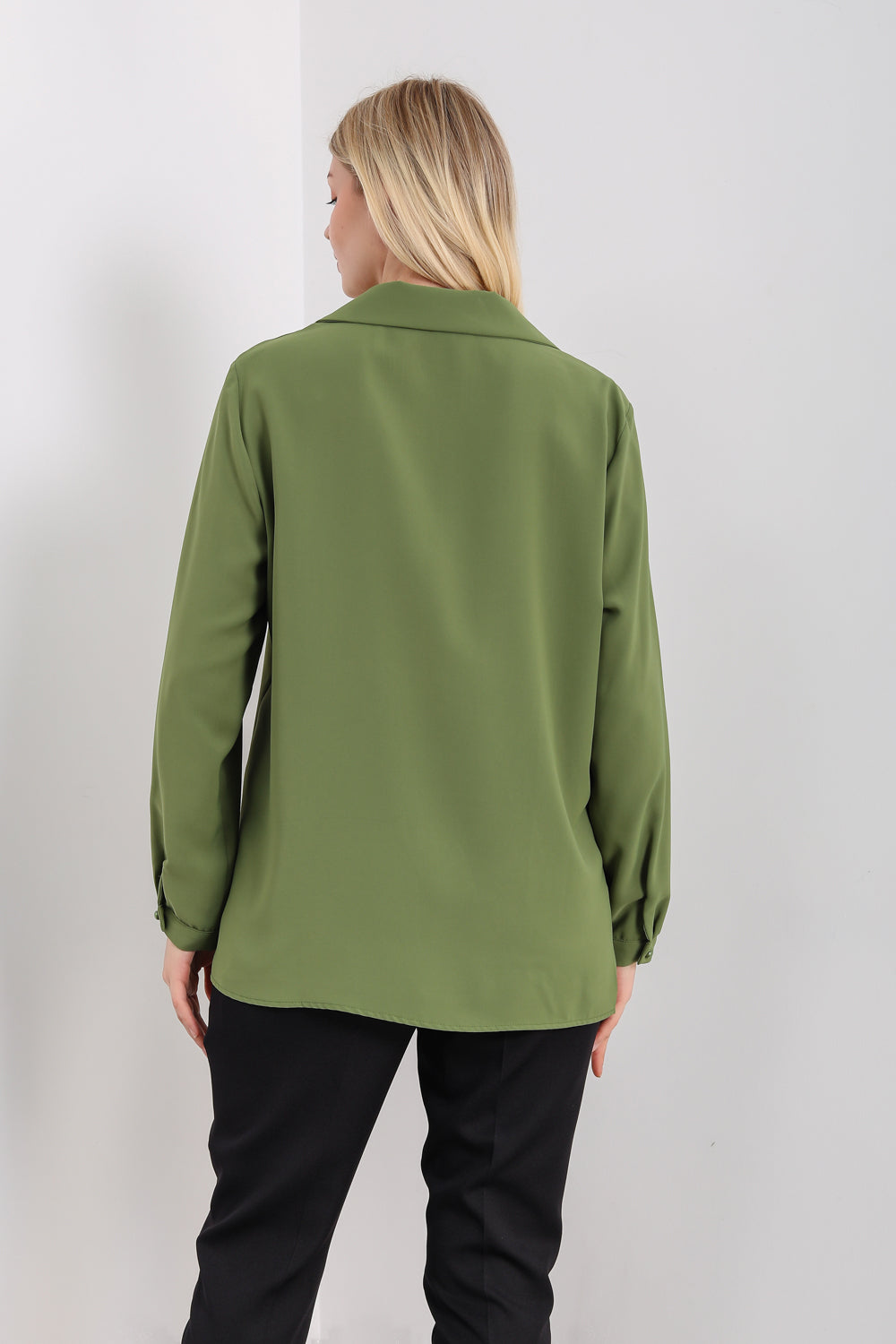Oversized Long Sleeves Blouse with Brooch Details in Khaki