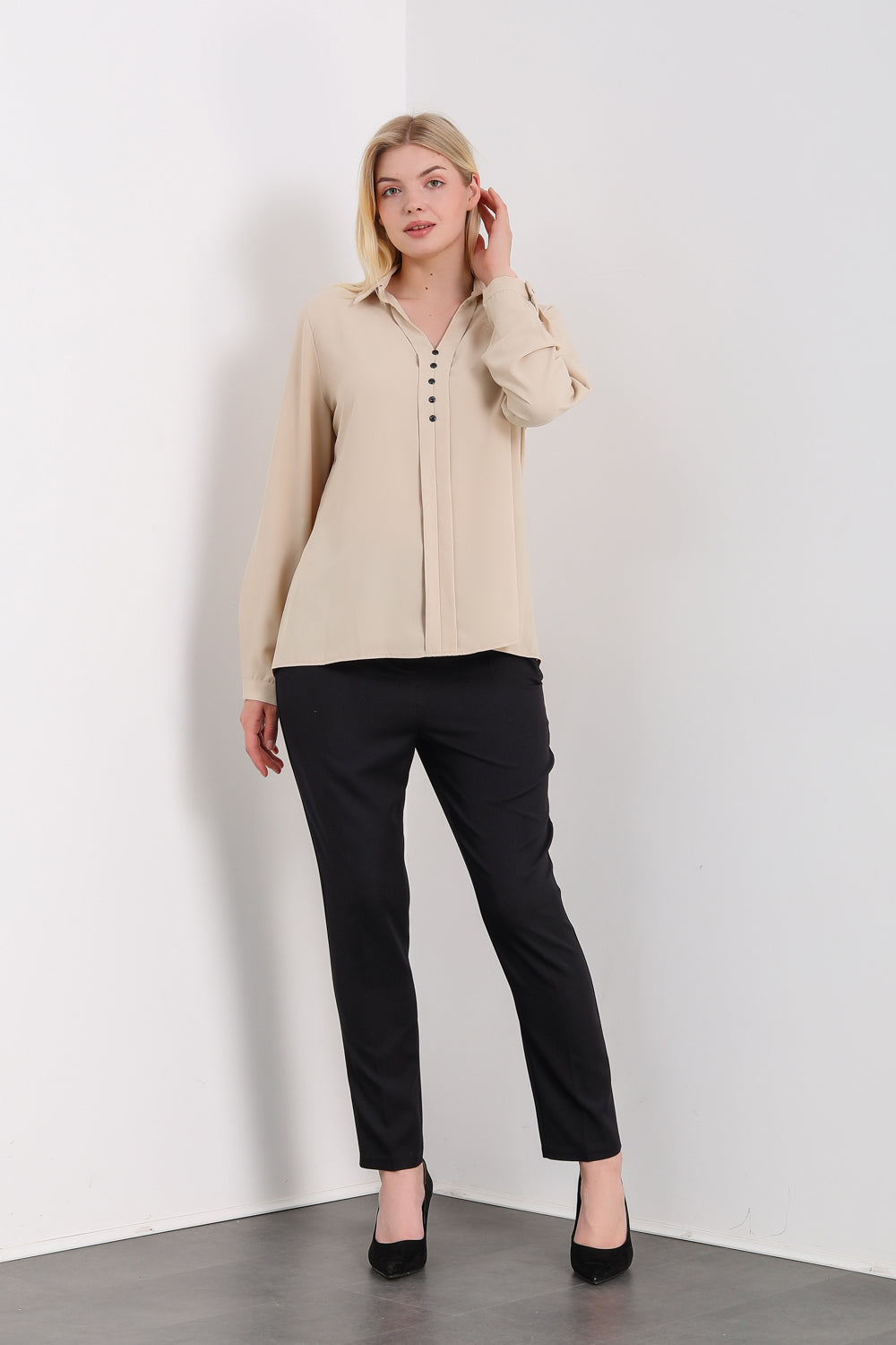 Oversized Long Sleeves Blouse Shirt with Button Details in Beige