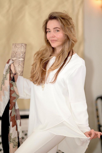 Relaxed Fit Long Sleeves Layered Blouse in White with Necklace