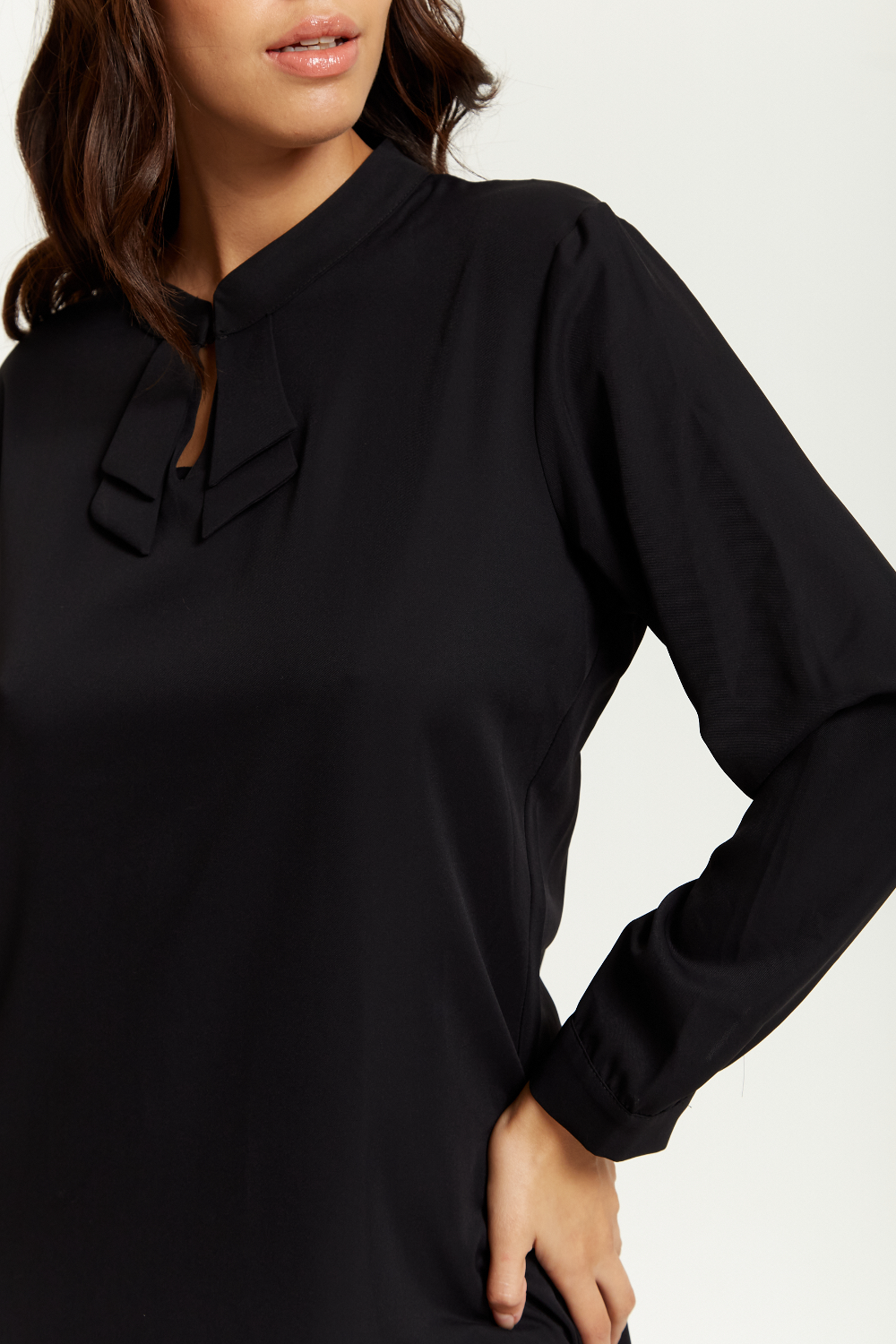 Oversized Long Sleeves Tunic Top with Collar Details in Black - HOXTON GAL