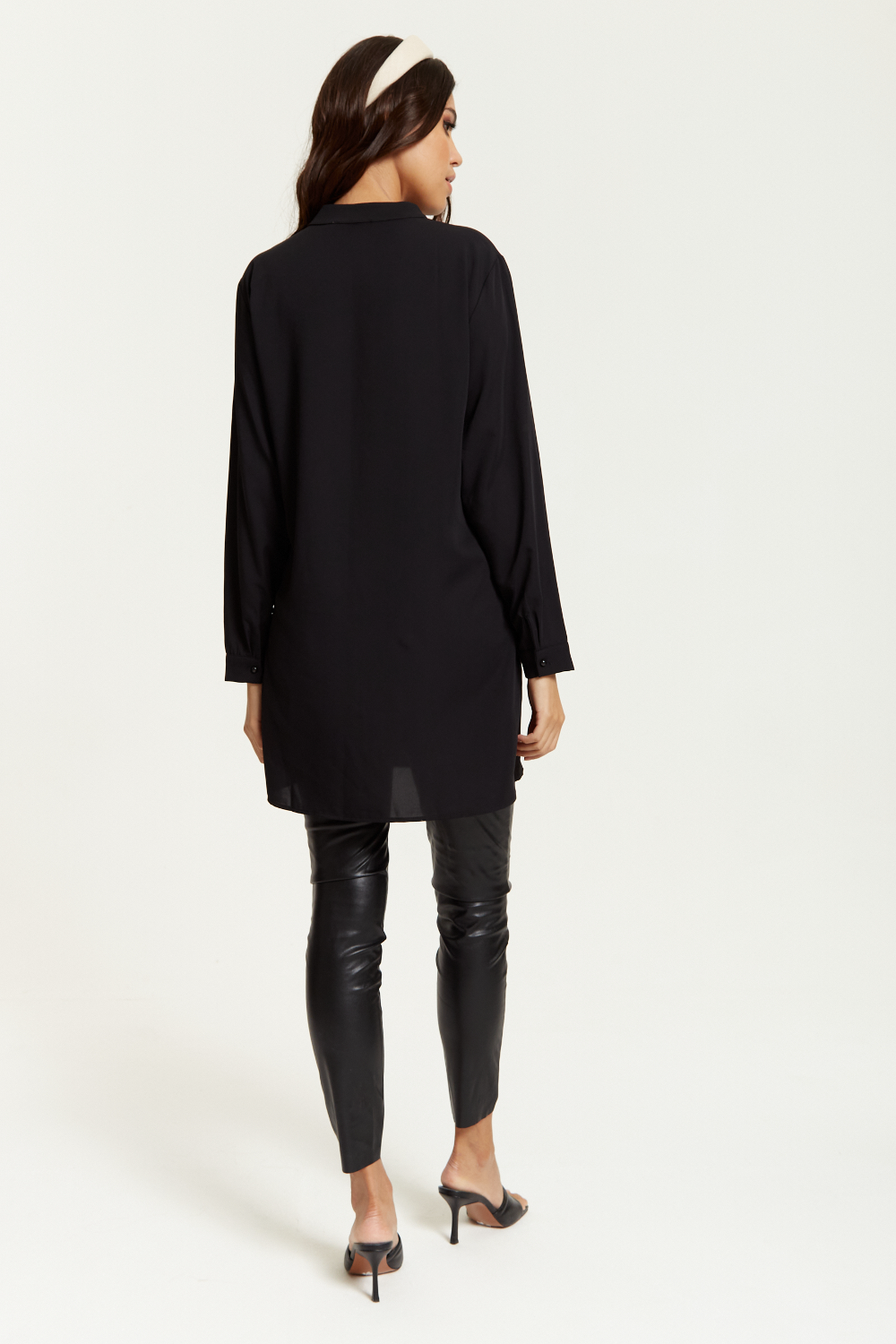 Oversized Long Sleeves Tunic Top with Collar Details in Black - HOXTON GAL