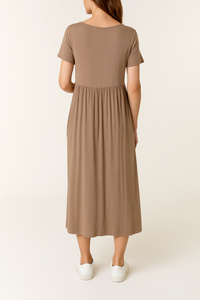 Oversized Round Neck Stretch Tiered Midi Dress in Mocha