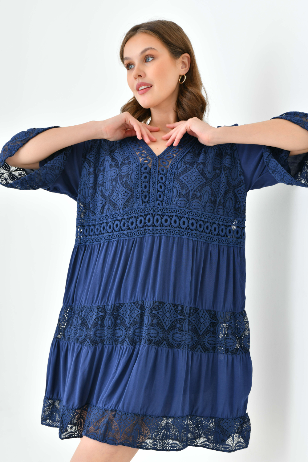 Oversized 3/4 Sleeves Lace Detailed V Neck Mini Dress in Navy