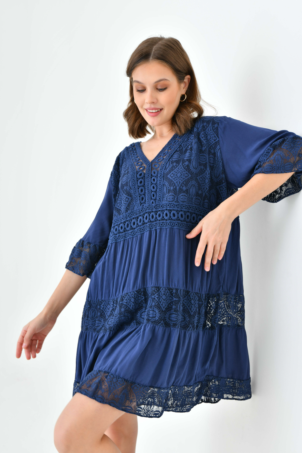 Oversized 3/4 Sleeves Lace Detailed V Neck Mini Dress in Navy