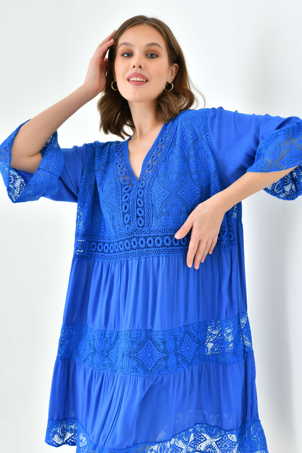 Oversized 3/4 Sleeves Lace Detailed V Neck Mini Dress in Royal Blue