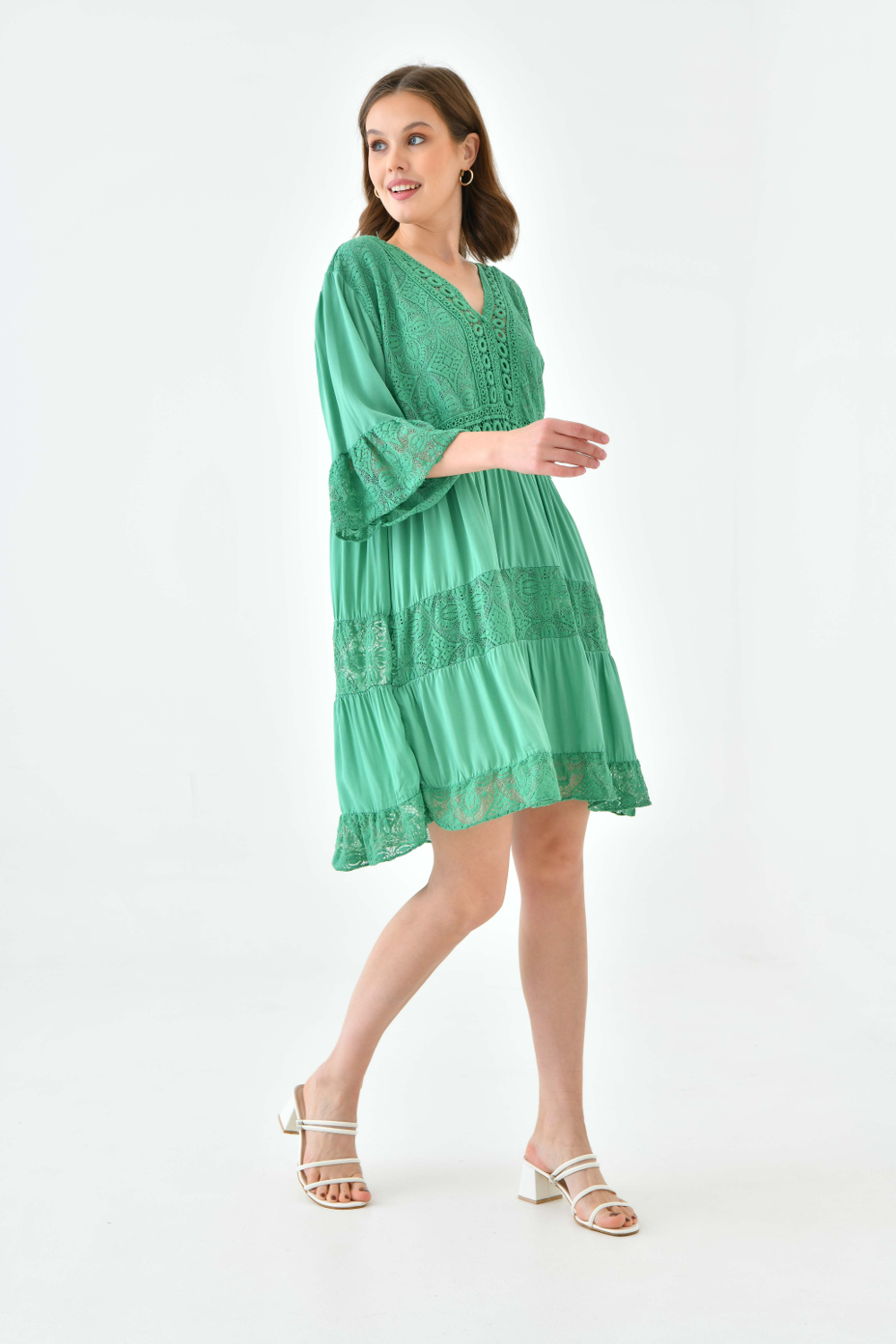 Oversized 3/4 Sleeves Lace Detailed V Neck Mini Dress in Green