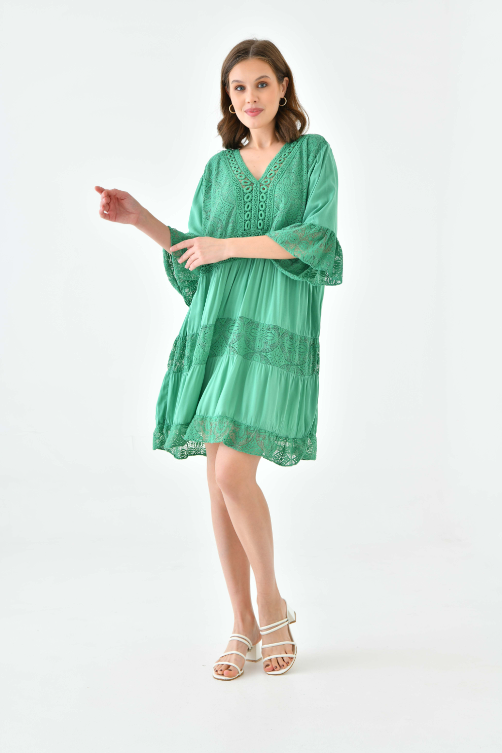 Oversized 3/4 Sleeves Lace Detailed V Neck Mini Dress in Green