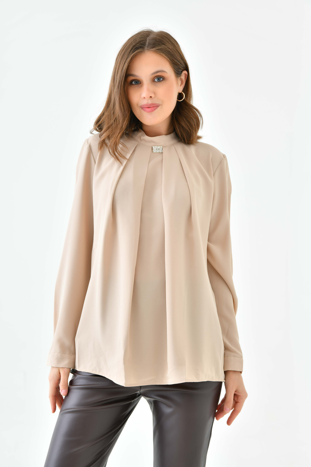 Oversized Long Sleeves Brooch Detailed Top in Beige