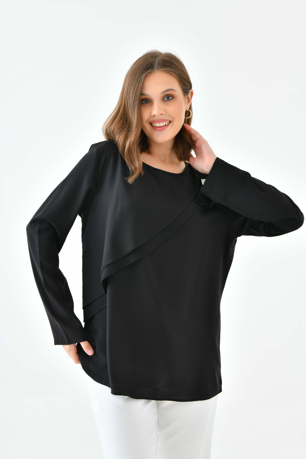 Oversized Long Sleeves Crew Neck Blouse Top with Pussy Bow Detail in Black