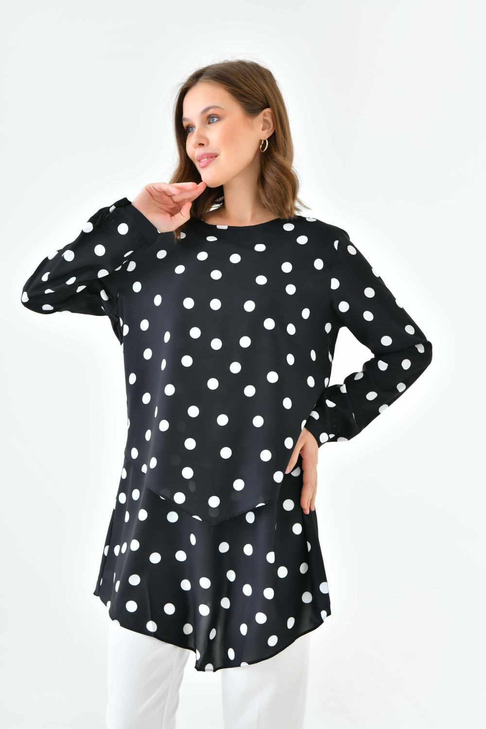 Oversized 3/4 Sleeves Crew Neck Layered Tunic with Polka Dot Print in Black and White