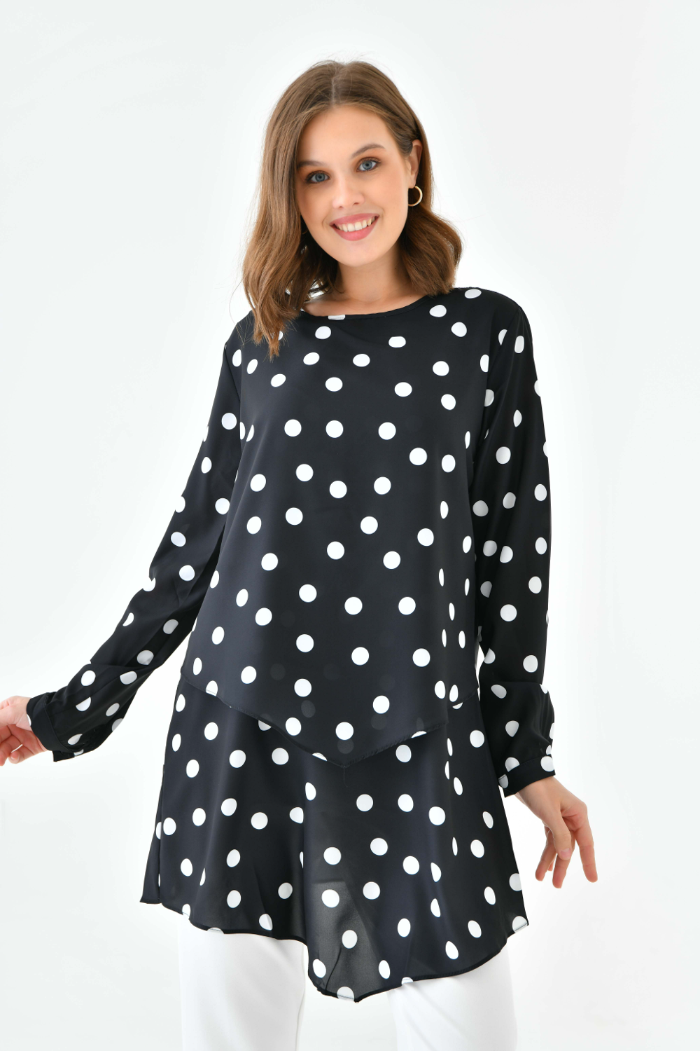 Oversized 3/4 Sleeves Crew Neck Layered Tunic with Polka Dot Print in Black and White