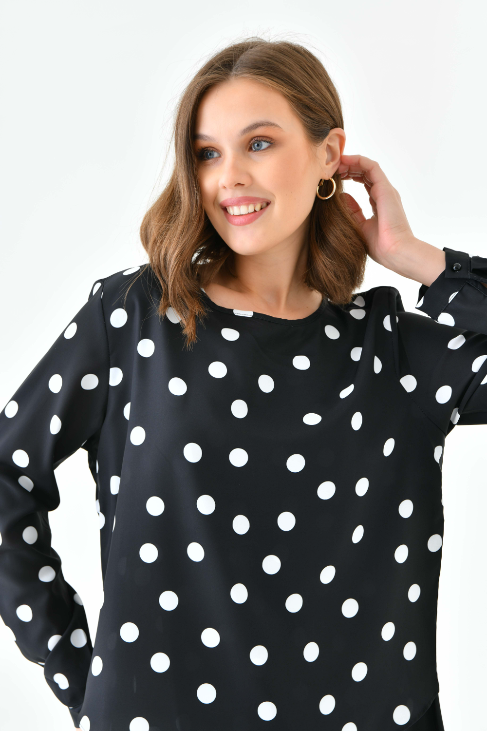 Oversized 3/4 Sleeves Crew Neck Layered Tunic with Polka Dot Print in Black and White