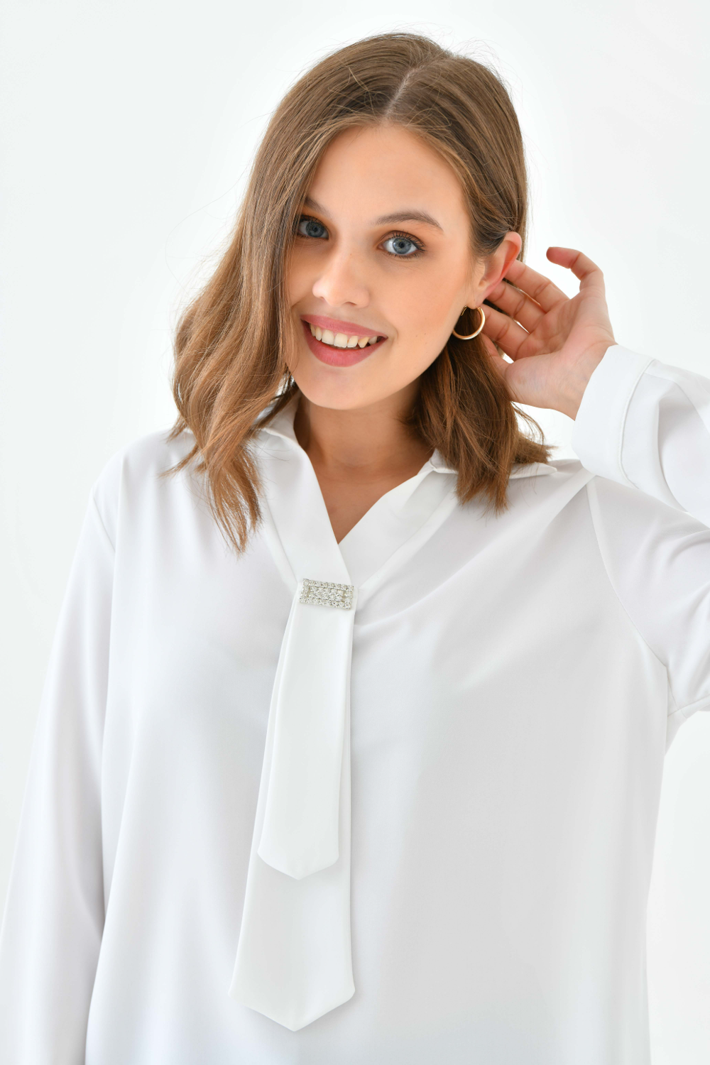 Oversized Long Sleeves Shirt Collar Blouse Top with Brooch Detail in White