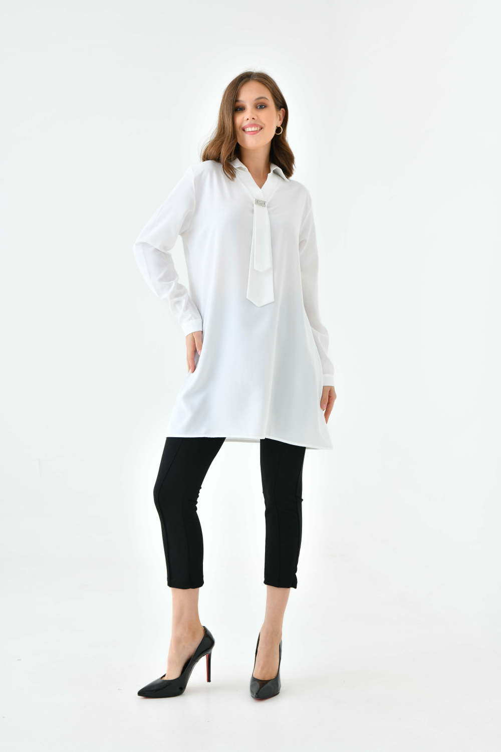 Oversized Long Sleeves Shirt Collar Tunic Top with Brooch Detail in White