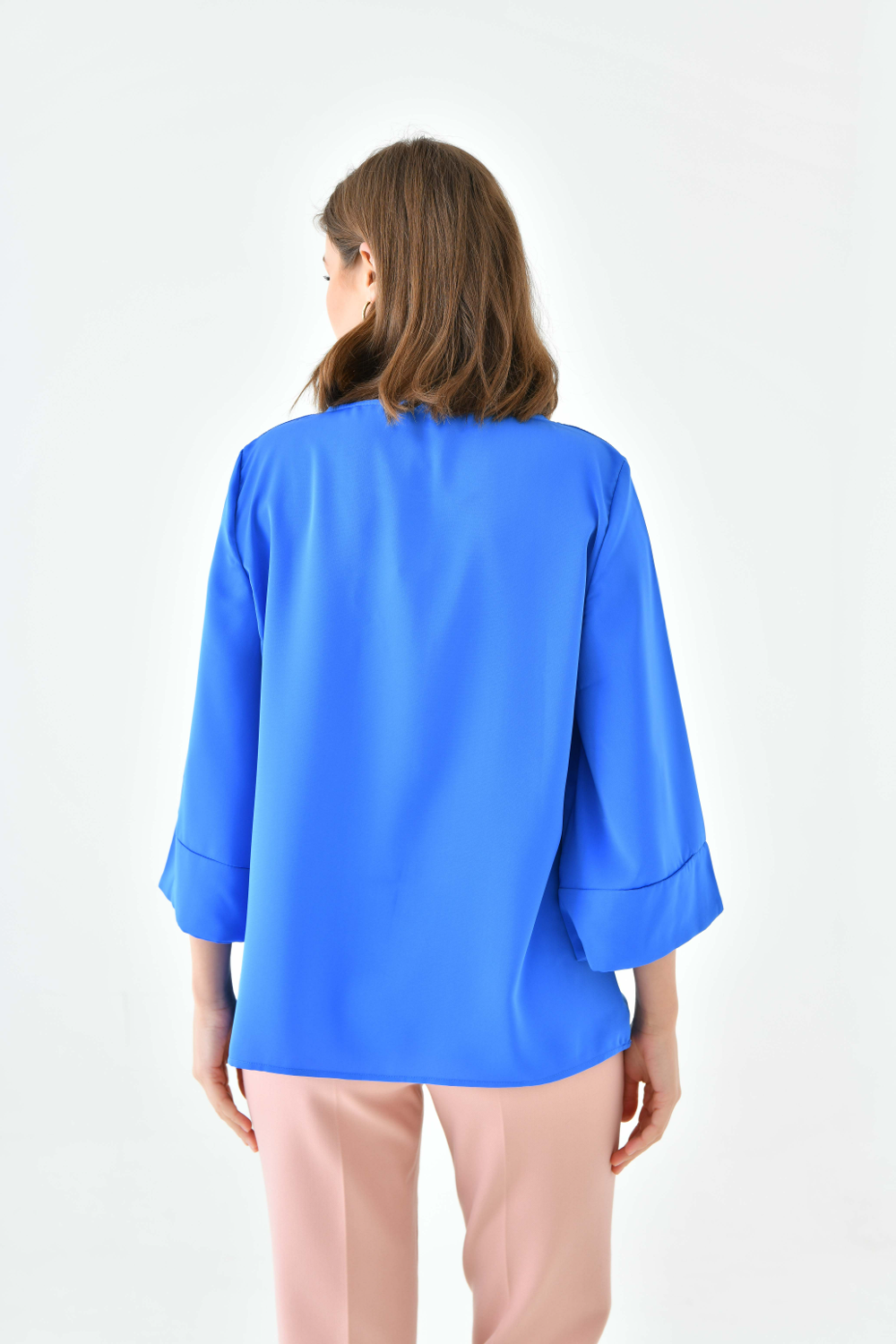 Oversized Fit 3/4 Sleeve Asymmetric Layered Blouse in Indigo with Necklace