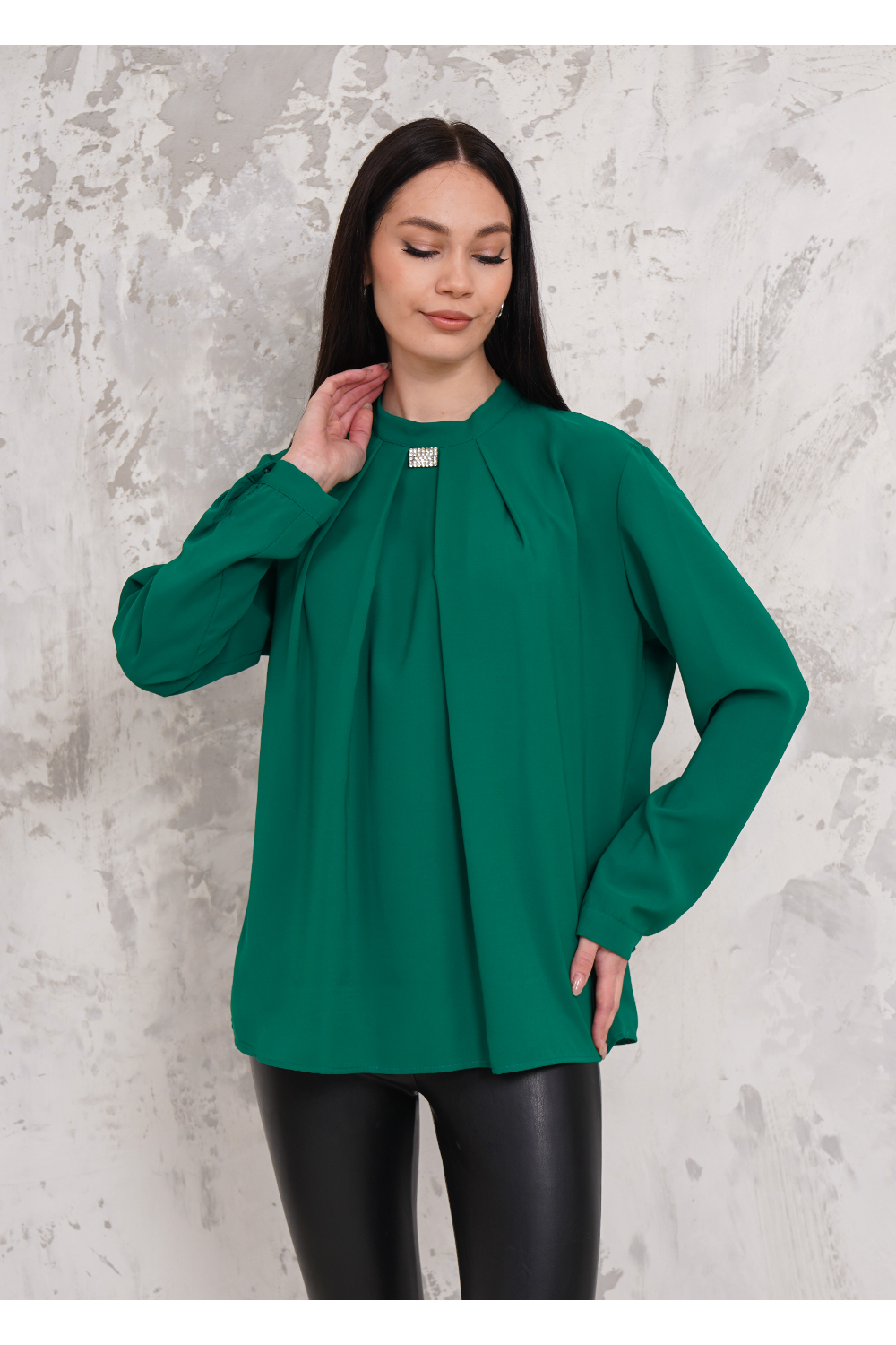 Oversized Long Sleeves Brooch Detailed Blouse in Green