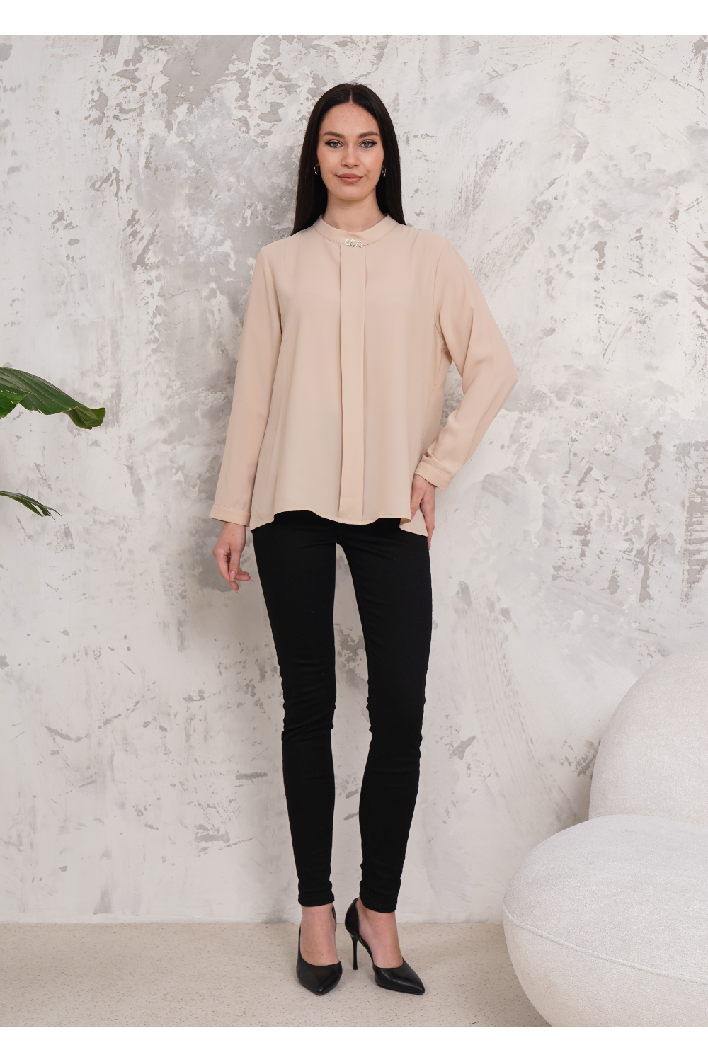 Relaxed Fit Long Sleeves Brooch Detailed Blouse in Beige
