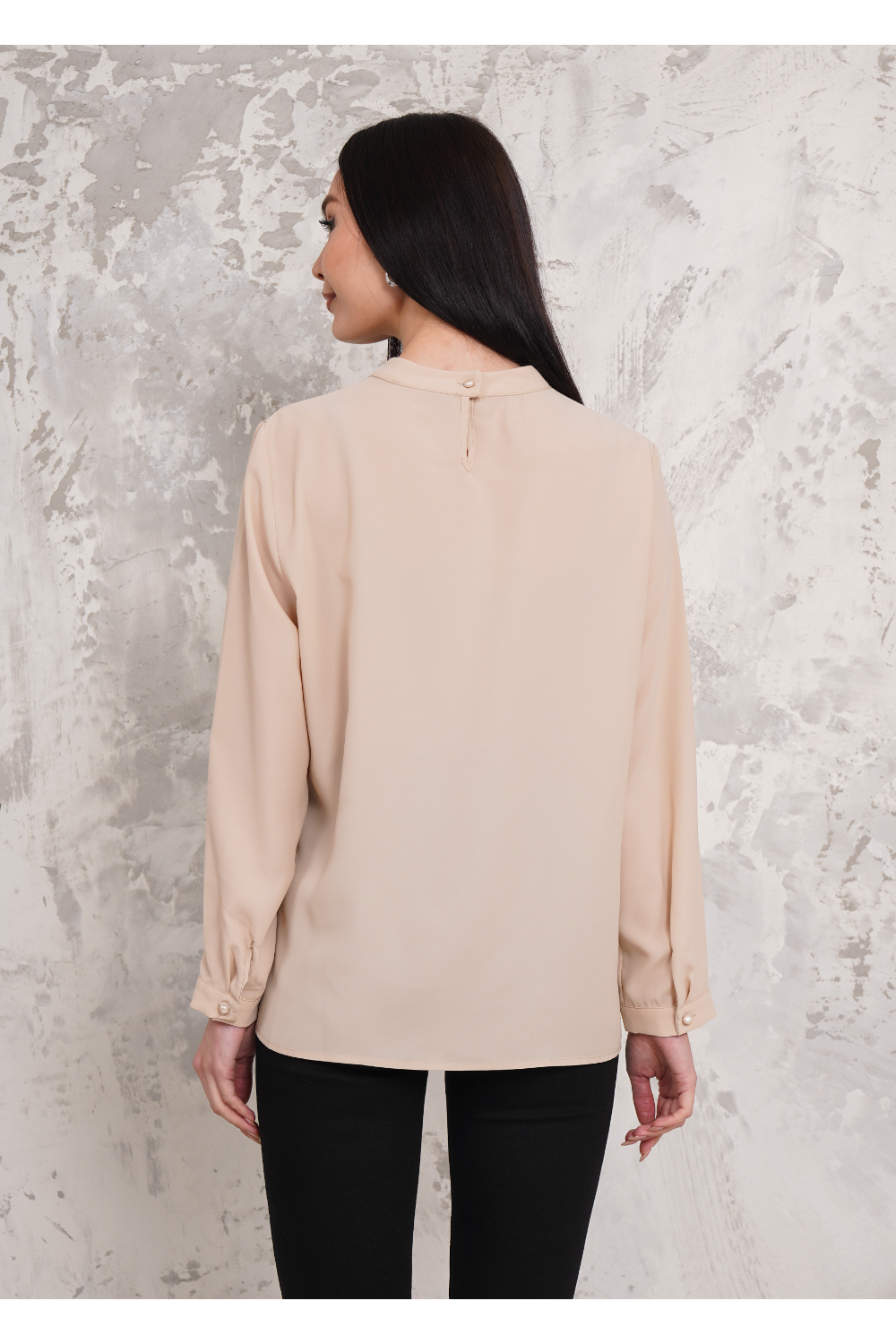 Relaxed Fit Long Sleeves Brooch Detailed Blouse in Beige