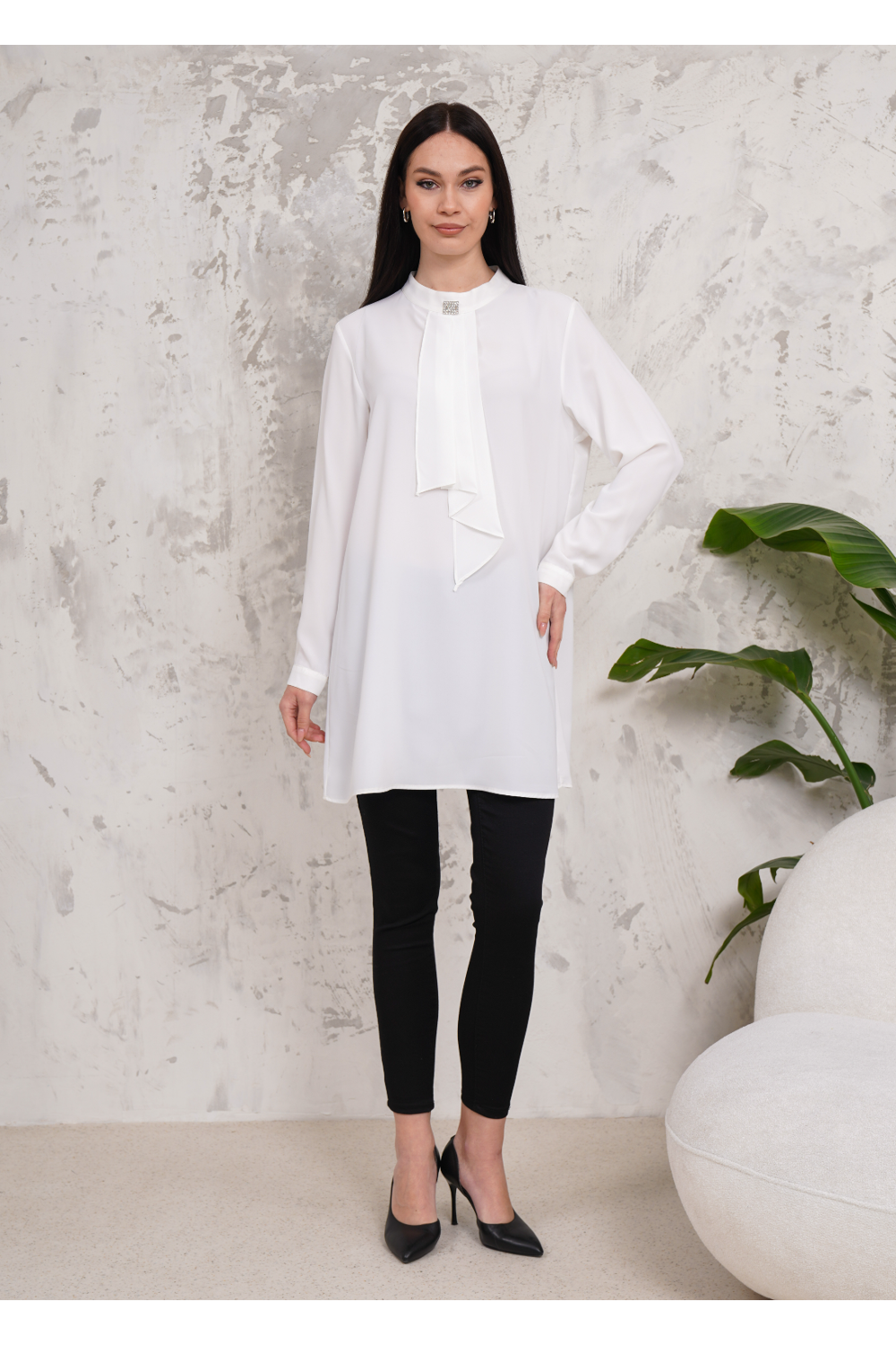 Oversized Long Sleeves Brooch Detailed Tunic in White