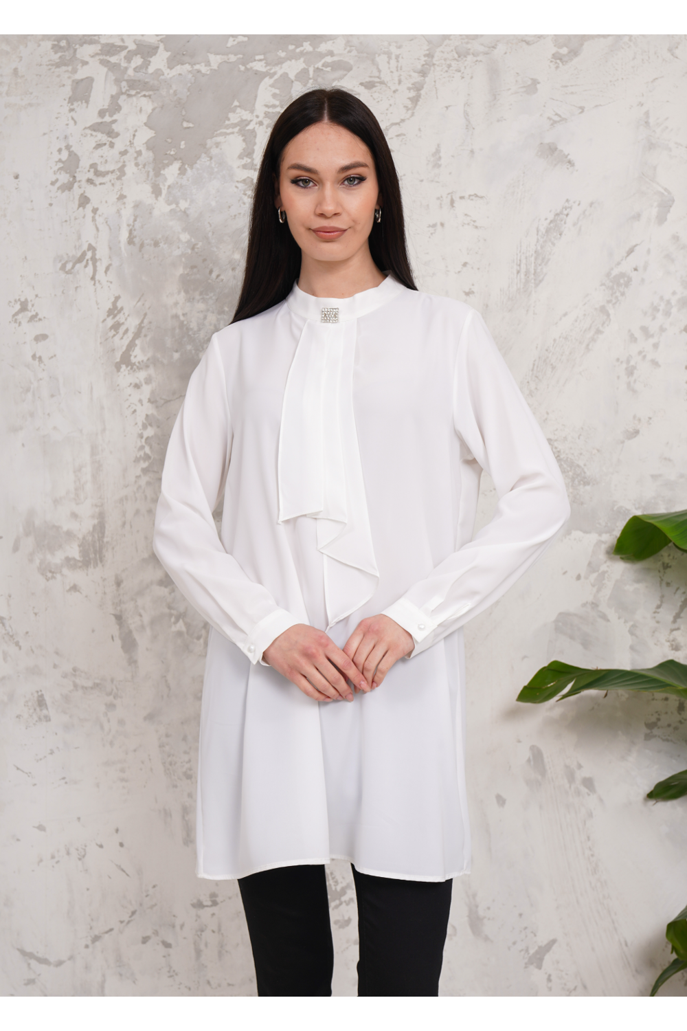 Oversized Long Sleeves Brooch Detailed Tunic in White