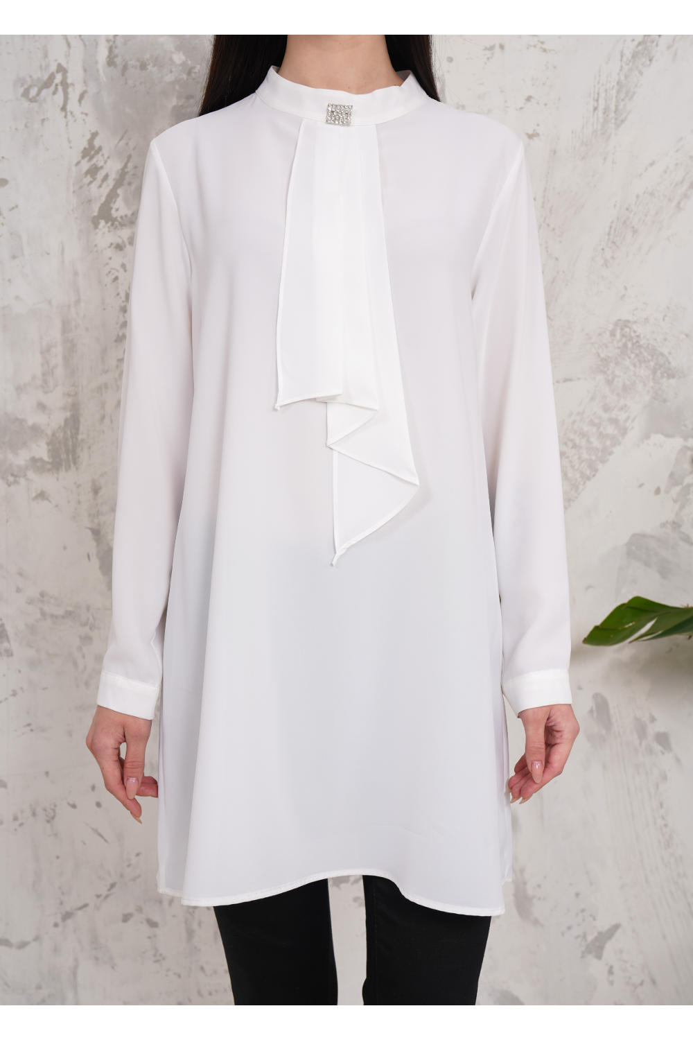 Oversized Long Sleeves Brooch Detailed Tunic in White