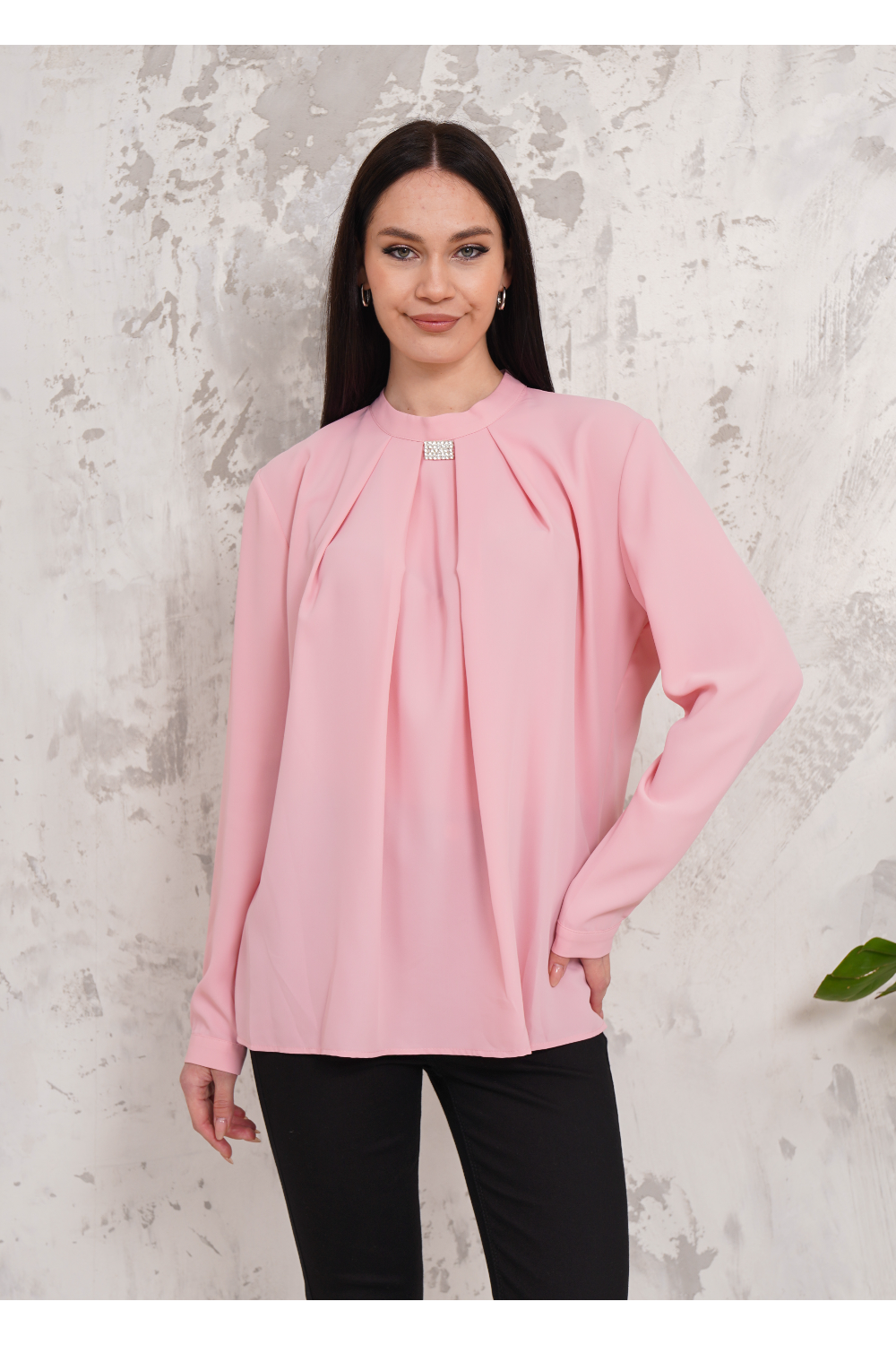 Oversized Long Sleeves Brooch Detailed Blouse in Pink