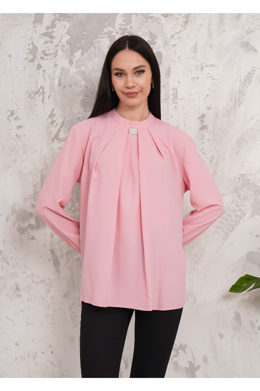 Oversized Long Sleeves Brooch Detailed Blouse in Pink