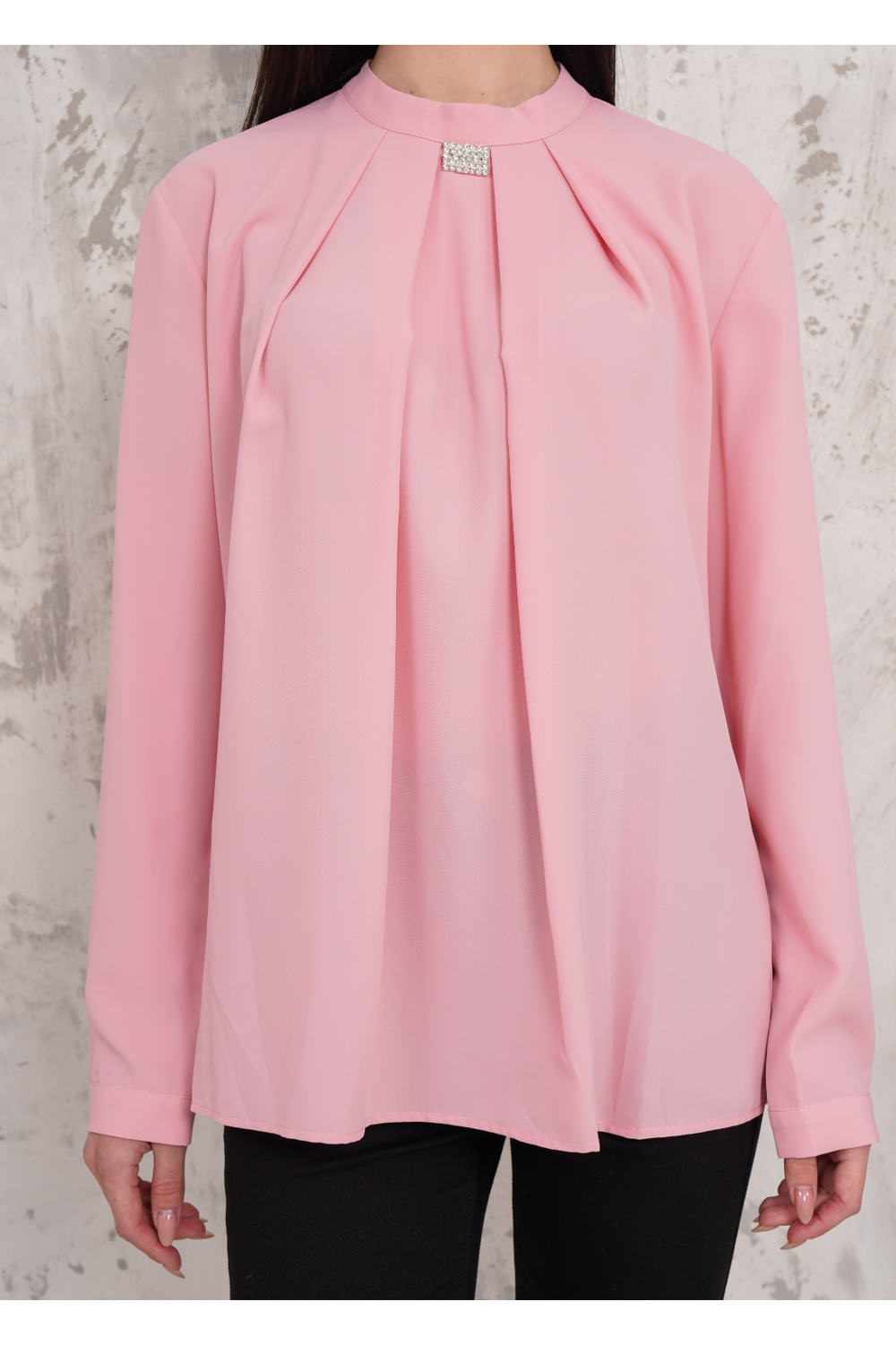 Oversized Long Sleeves Brooch Detailed Blouse in Pink