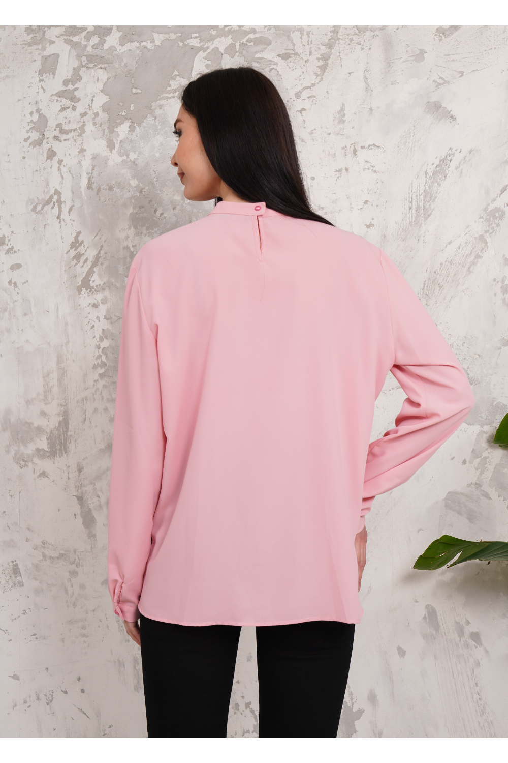 Oversized Long Sleeves Brooch Detailed Blouse in Pink