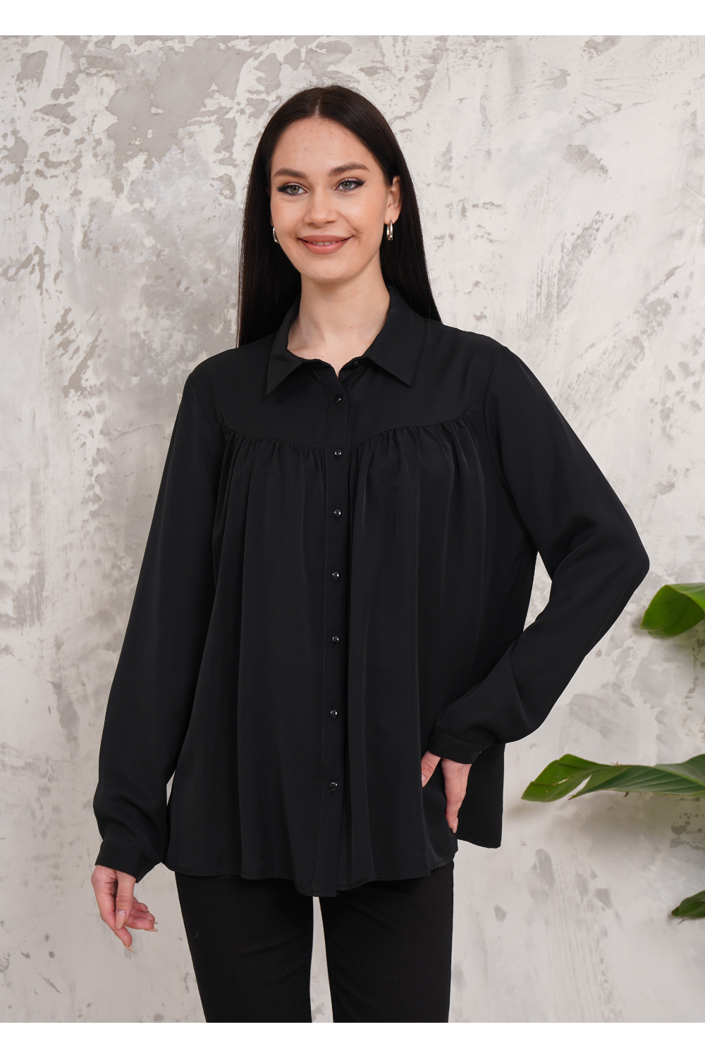 Relaxed Fit Long Sleeves Shirt in Black