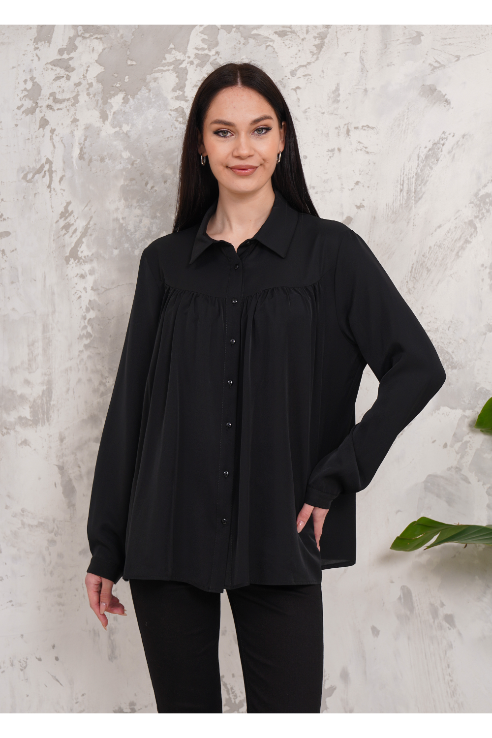 Relaxed Fit Long Sleeves Shirt in Black