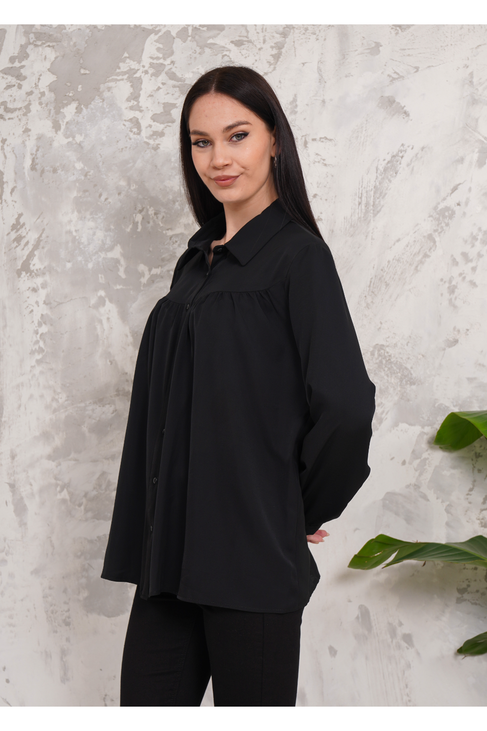 Relaxed Fit Long Sleeves Shirt in Black