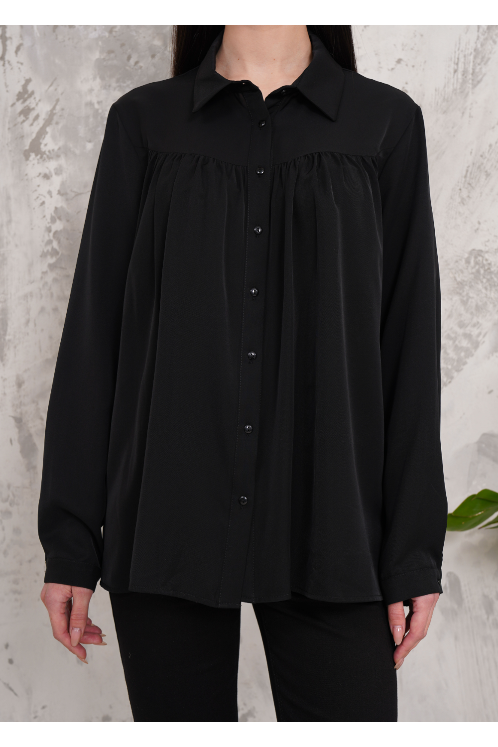 Relaxed Fit Long Sleeves Shirt in Black