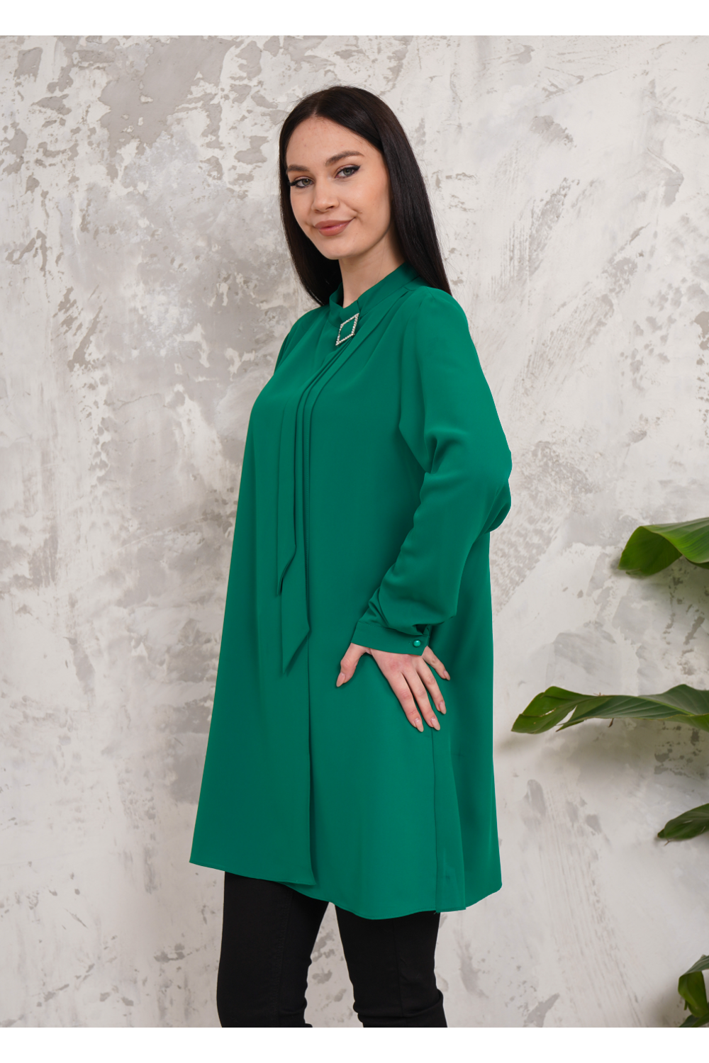 Relaxed Fit Long Sleeves Brooch Detailed Tunic in Green