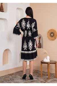 Oversized 3/4 Sleeves V Neck Printed Knee Lenght Dress in Black