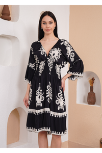 Oversized 3/4 Sleeves V Neck Printed Knee Lenght Dress in Black