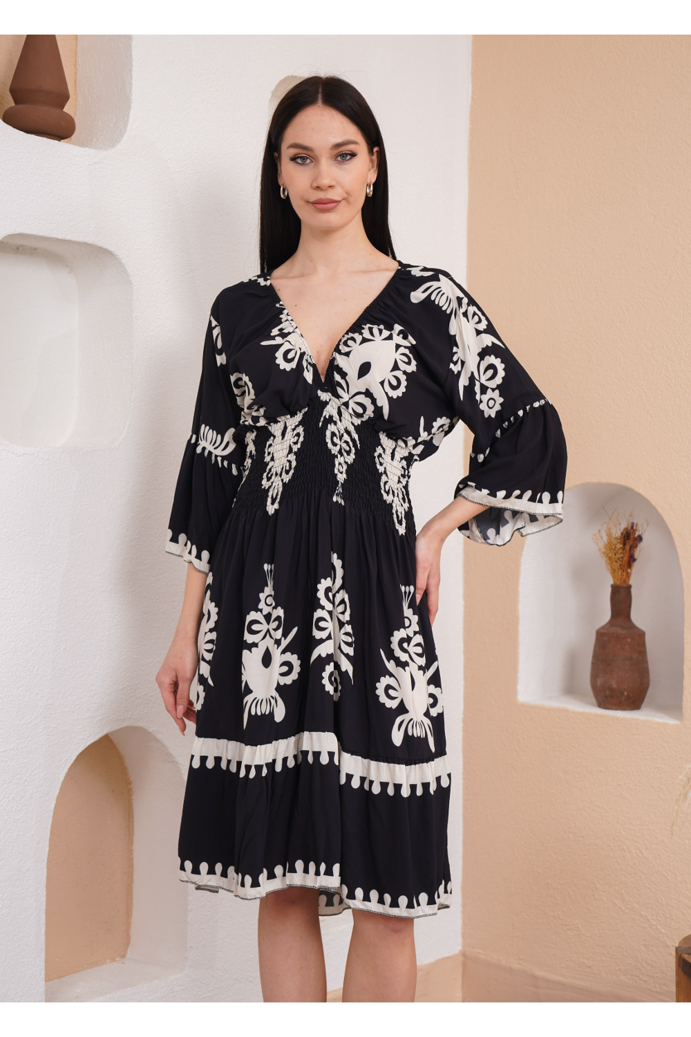 Oversized 3/4 Sleeves V Neck Printed Knee Lenght Dress in Black