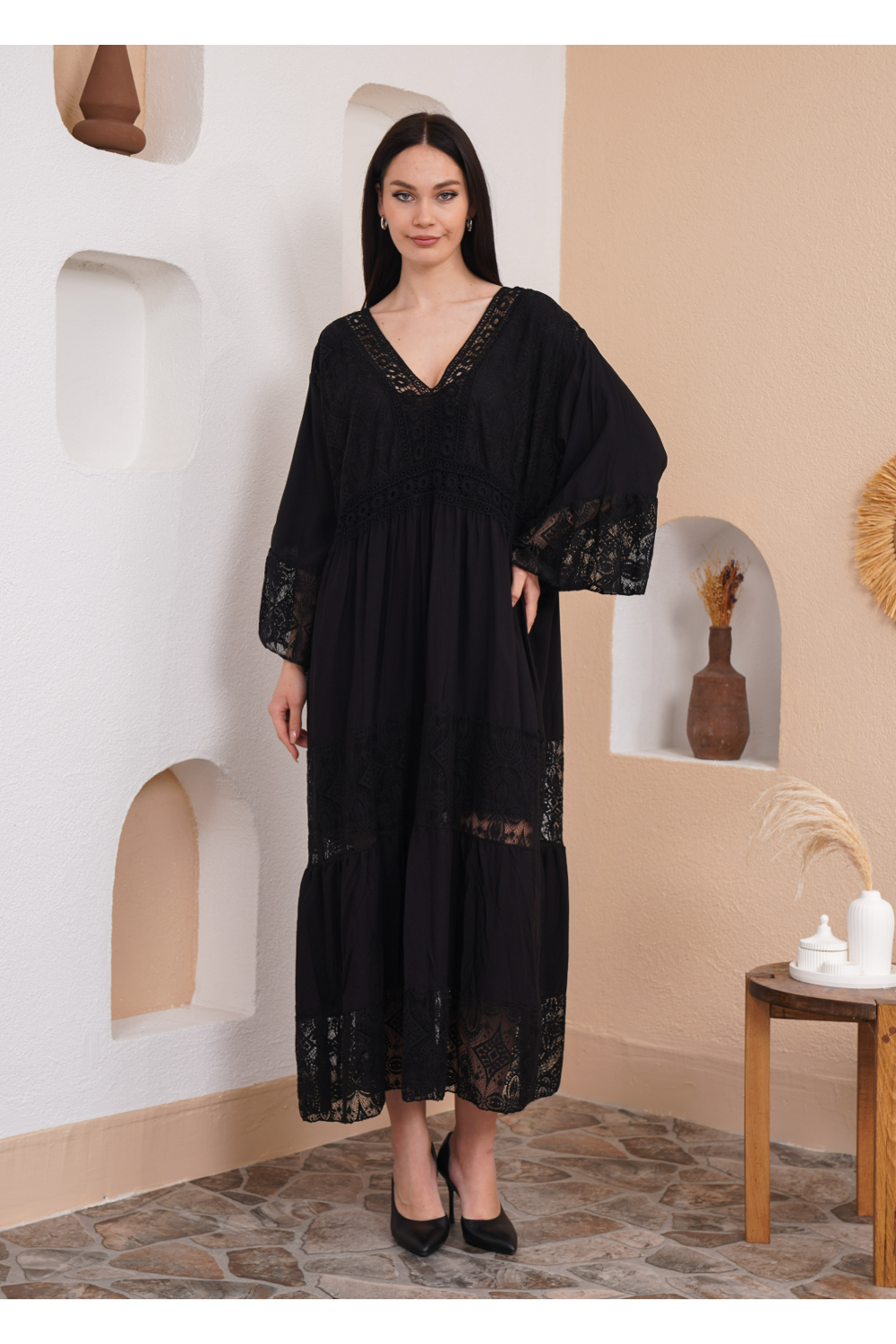 Relaxed Fit 3/4 Sleeves Lace Detailed V Neck Maxi Dress in Black