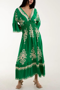 Relaxed Fit 3/4 Sleeves V Neck Printed Maxi Dress in Green