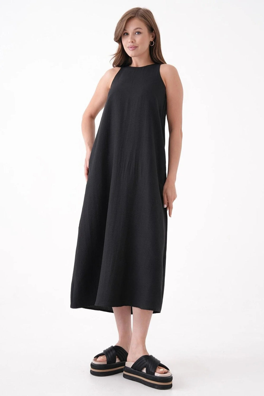 Black Sleeveless Dress with Round Neck and Front Pocket