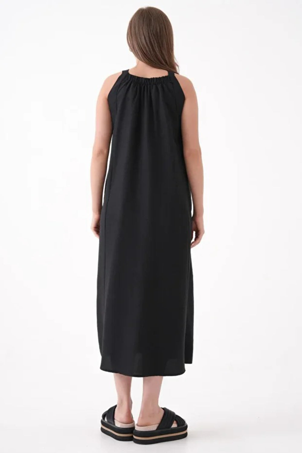 Black Sleeveless Dress with Round Neck and Front Pocket