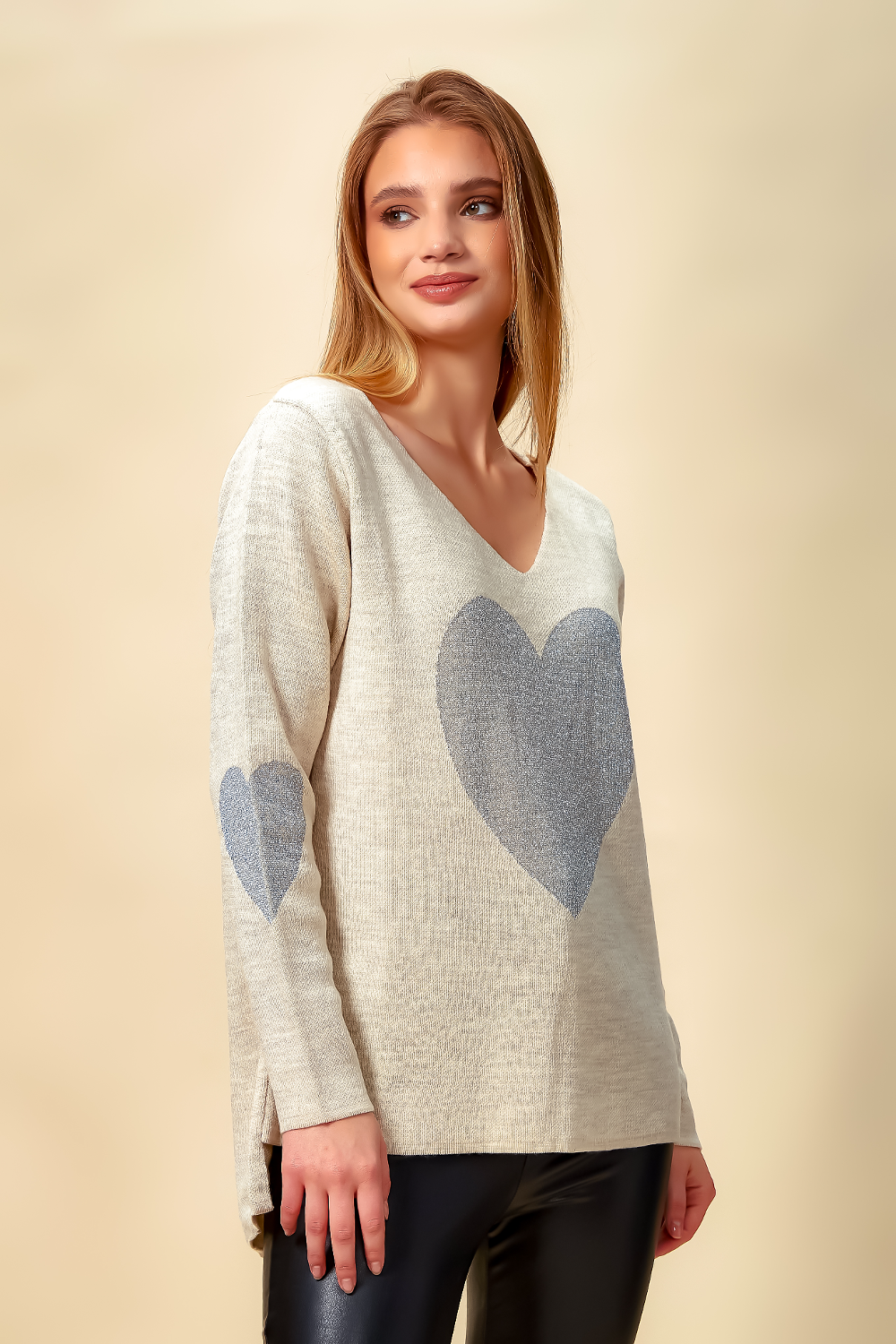 Long Sleeves Relaxed Fit Heart Top with V Neck in Cream