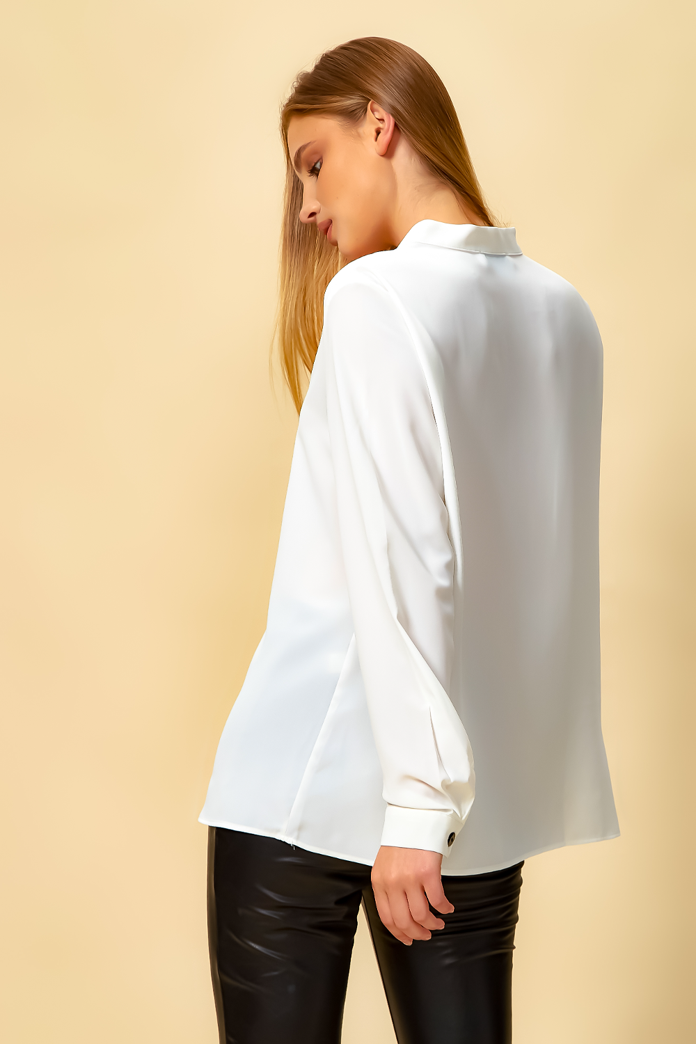 Oversized Long Sleeves Top with Button Details in White