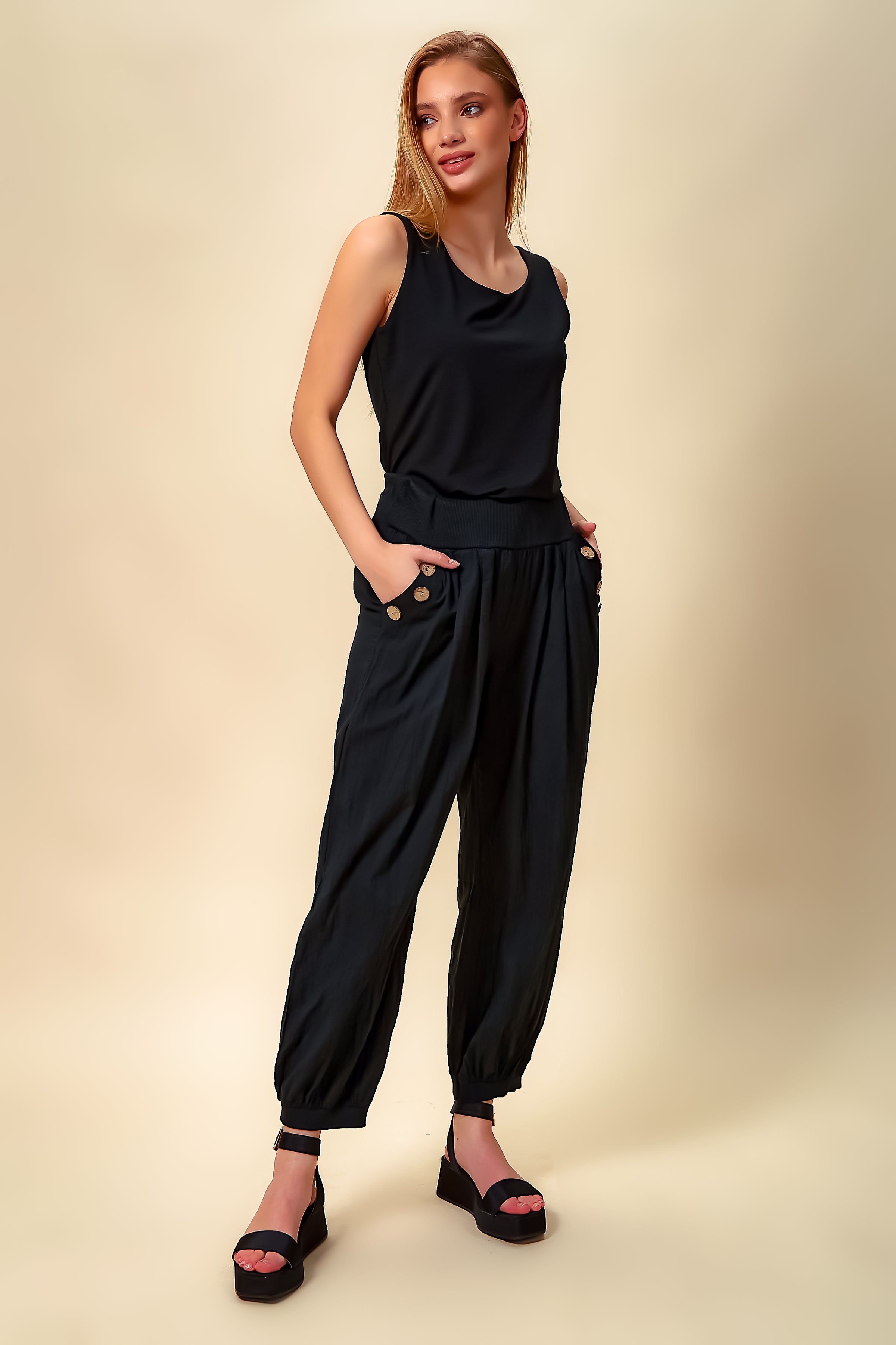 Relaxed Fit Button Detailed Trouser in Black