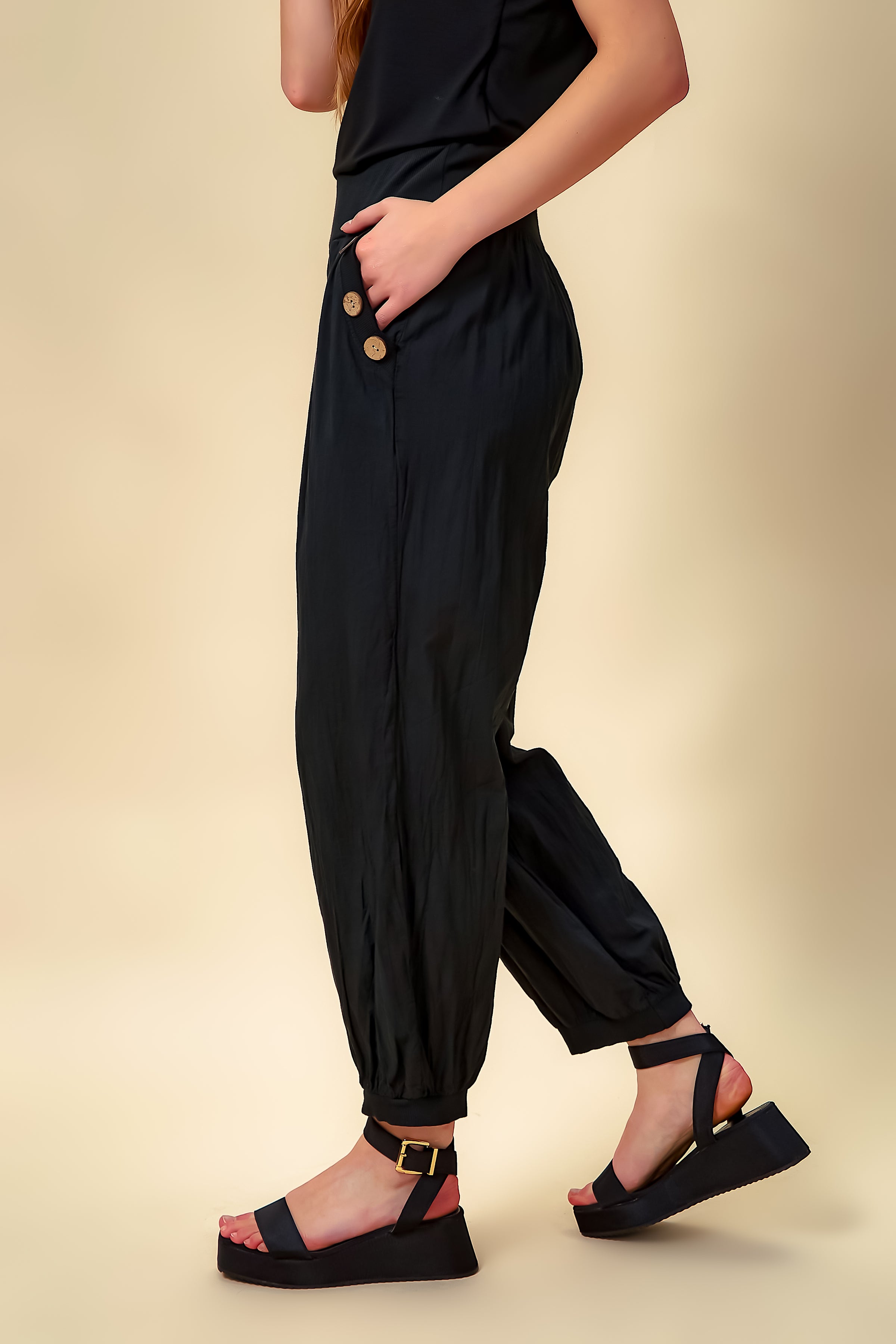 Relaxed Fit Button Detailed Trouser in Black